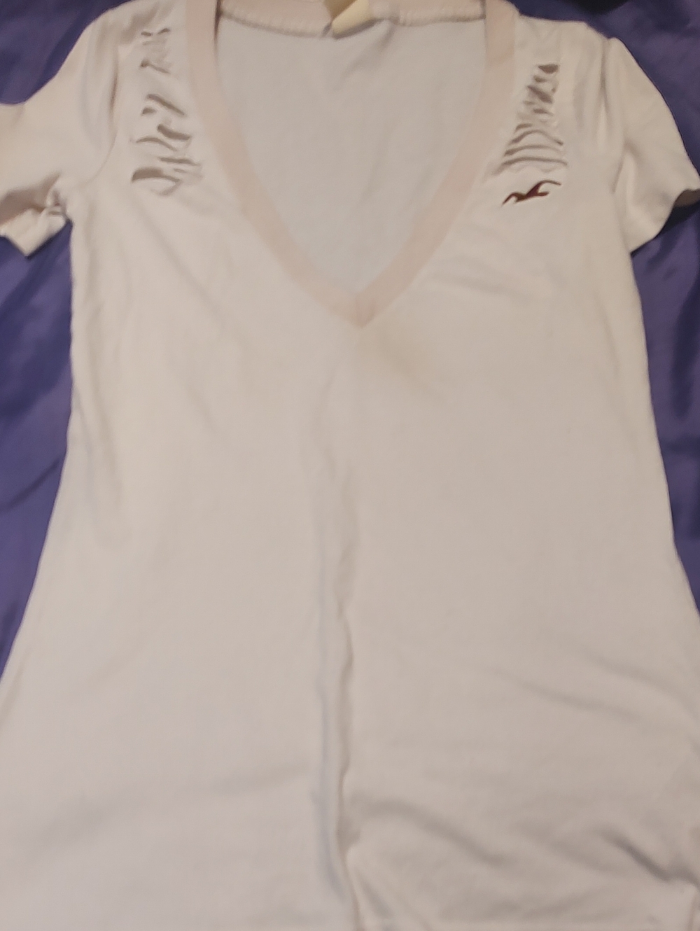 Hollister Off White V-Neck Short Sleeve Tee with Shoulder Cutouts